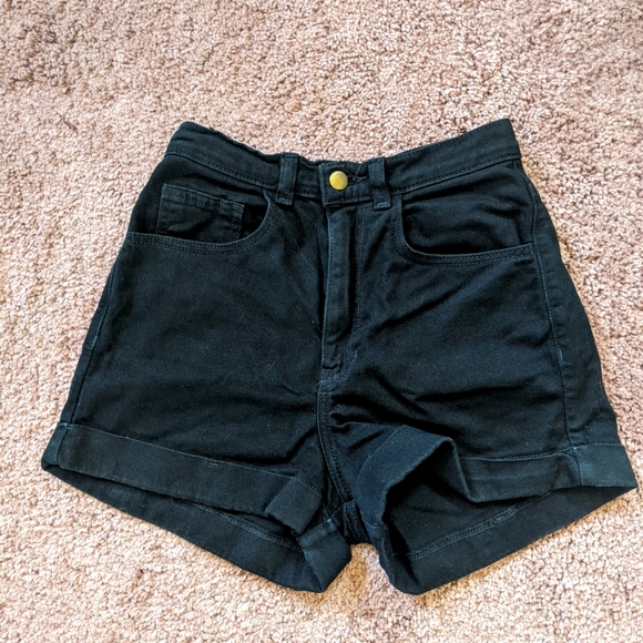 American Apparel high-waisted black jean shorts - Picture 1 of 4